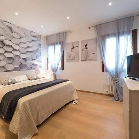 Lägenhet Maison Chanel Venedig